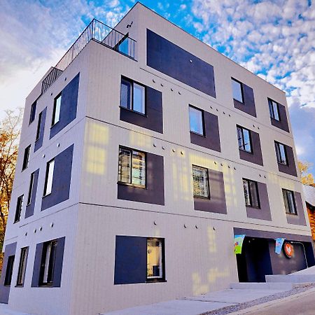 Q Fox Gmg Hotel Кучан Екстериор снимка