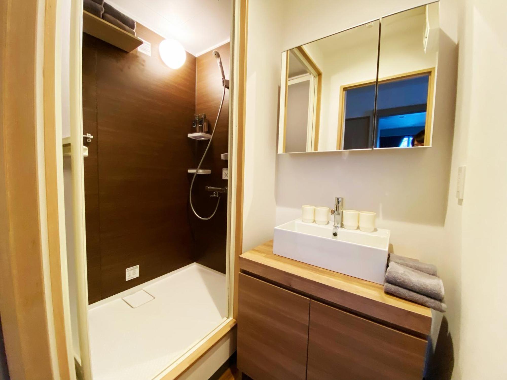 Q Fox Gmg Hotel Кучан Екстериор снимка